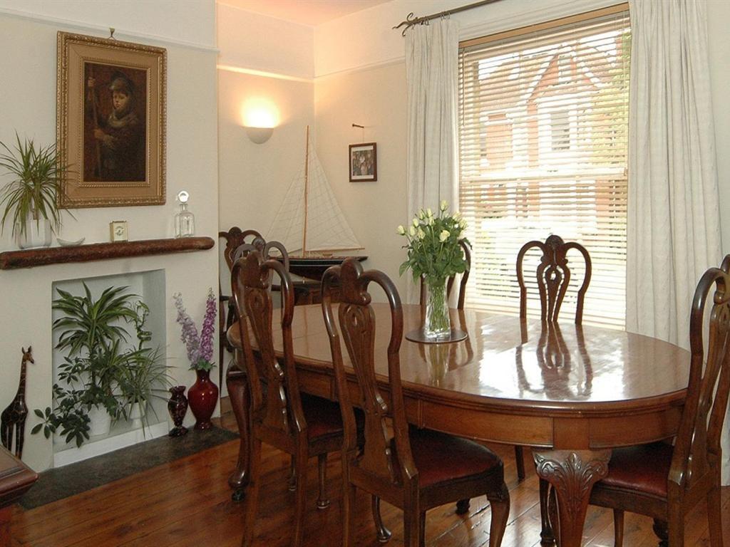Bed & Breakfast Endeavour House 4*