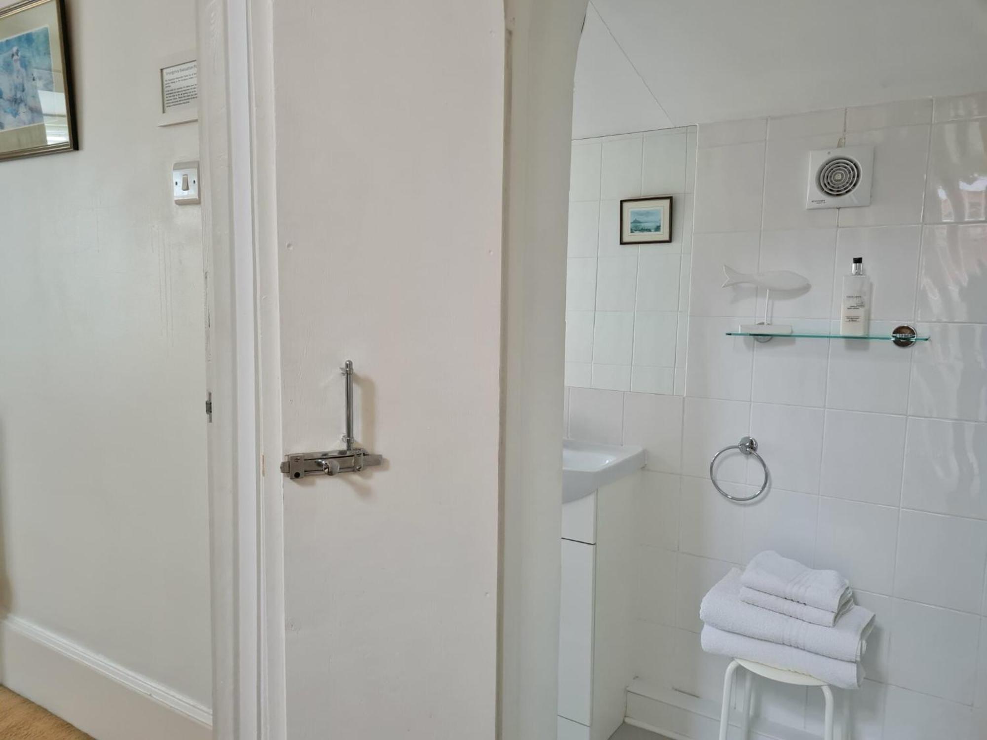 Endeavour House Bed & Breakfast 4*