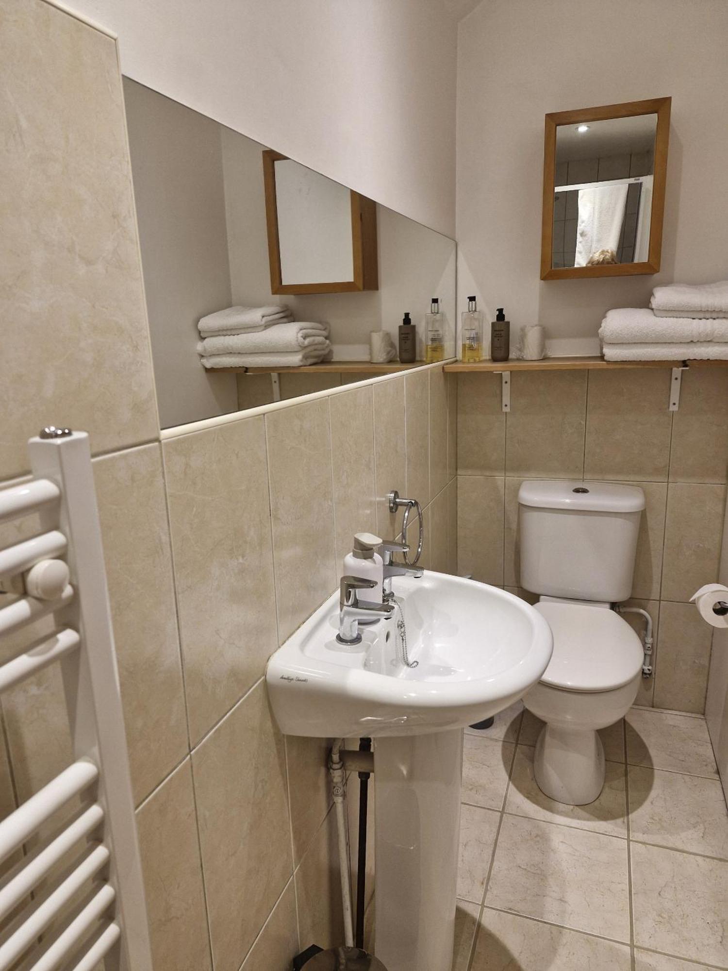 Endeavour House 4*